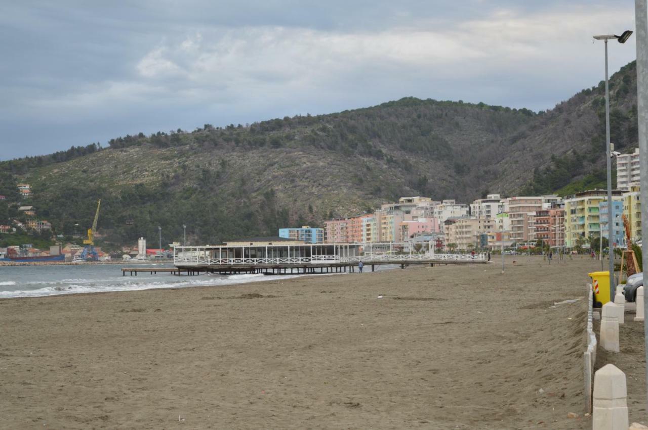 Blini Seaside Apartament *